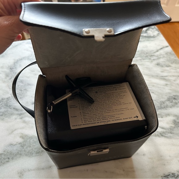 Vintage Polaroid Land Camera - Picture 3 of 8